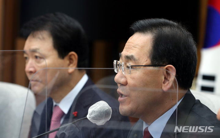 [서울=뉴시스] 전진환 기자 = 주호영 국민의힘 원내대표가 2일 오전 서울 여의도 국회에서 열린 원내대책회의에서 발언하고 있다. 2022.12.02. amin2@newsis.com