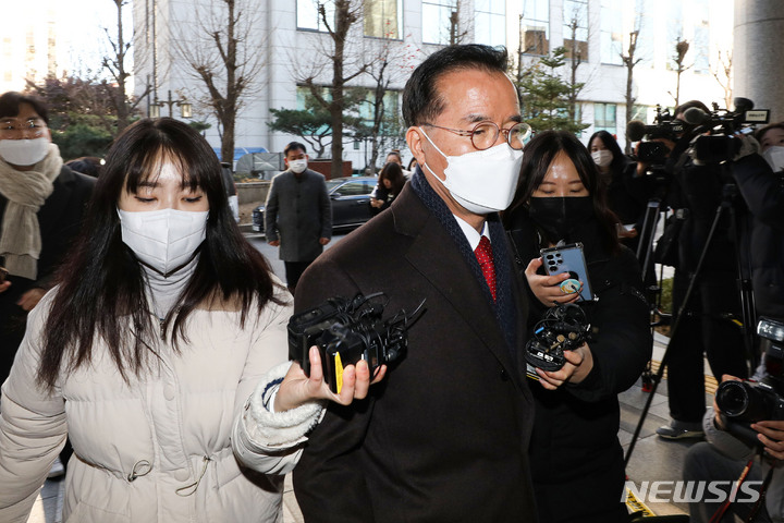 [서울=뉴시스] 권창회 기자 = 김광호 서울경찰청장이 2일 오전 서울 마포구 경찰청 이태원 사고 특별수사본부에 출석하고 있다. 2022.12.02. kch0523@newsis.com