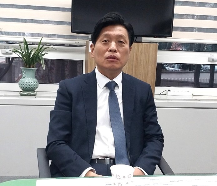 [대전=뉴시스] 조명휘 기자 = 조승래 의원(더불어민주당·대전 유성구갑)이 5일 오전 대전시의회 기자실에서 지역 현안에 대해 말하고 있다. 2022.12.05. photo@newsis.com *재판매 및 DB 금지