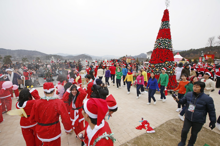 지난해 임실치즈테마파크에서 열렸던 '임실 산타축제'의 현장.  *재판매 및 DB 금지