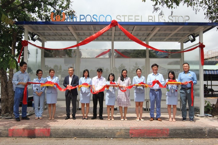 [호치민=뉴시스] 포스코베트남이 2020년 10월 베트남 바리아시에서 스틸버스정류장을 설치했다. (사진=포스코그룹 제공) *재판매 및 DB 금지