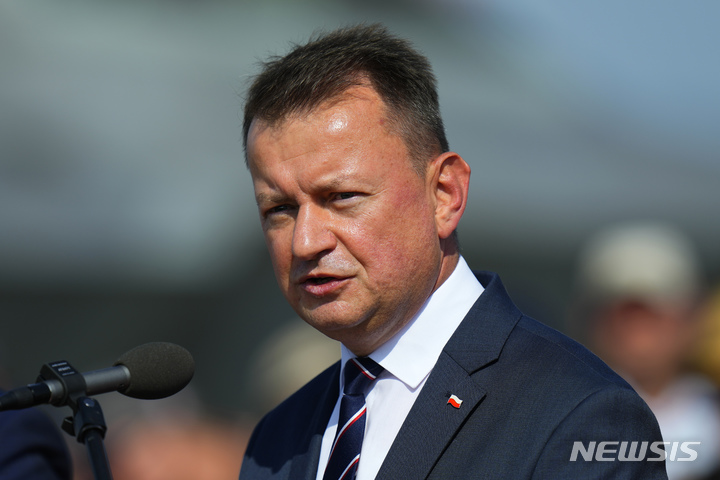 [말라키(슬로바키아)=AP/뉴시스]마리우시 블라슈차크 폴란드 국방장관. 2022.12.27.