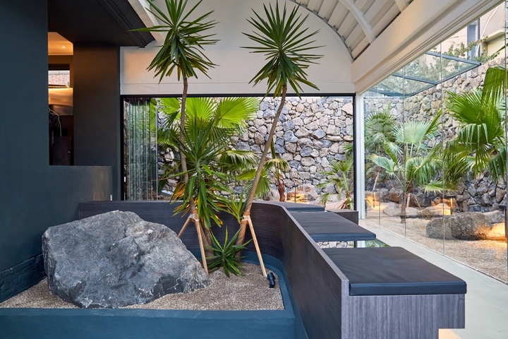 [서울=뉴시스] 제주삼다수 플래그십 스토어 삼다코지 내부. (사진출처: 광동제약 제공) 2022.12.08.