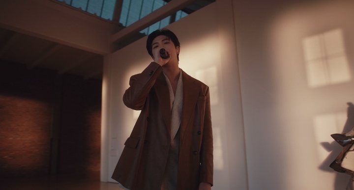 [서울=뉴시스] 방탄소년단 RM 라이브 인 뉴욕(Live in New York). 2022.12.09. (사진= 빅히트 뮤직 제공) photo@newsis.com *재판매 및 DB 금지