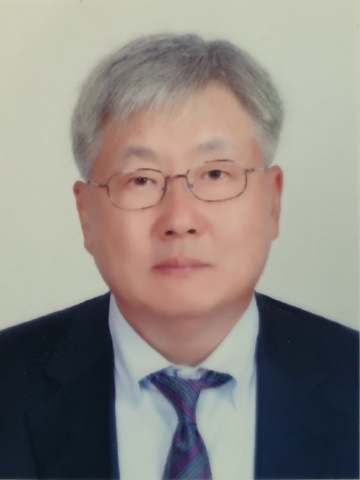 [대구=뉴시스]김정화 기자 = 강윤구(59·사법연수원 21기) 변호사가 대구지역 변호사들을 대표하는 제56대 대구지방변호사회장으로 선출됐다. (사진 = 대구지방변호사회 제공) 2020.12.07. photo@newsis.com *재판매 및 DB 금지