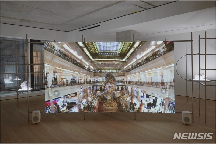 [서울=뉴시스]전시 전경, 전소정, Frieze No.9 Cork Street, 바라캇 컨템포러리, 사진 촬영:Andy Keate