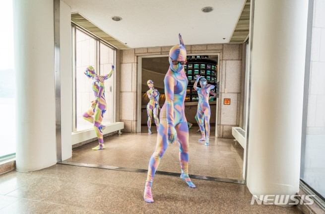 [서울=뉴시스] 'MMCA 라이브x앰비규어스댄스컴퍼니' 현장 모습. (사진=국립현대미술관 제공) 2022.12.12. photo@newsis.com *재판매 및 DB 금지