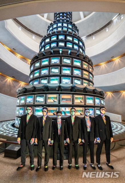 [서울=뉴시스] 'MMCA 라이브x앰비규어스댄스컴퍼니' 현장 모습. (사진=국립현대미술관 제공) 2022.12.12. photo@newsis.com *재판매 및 DB 금지