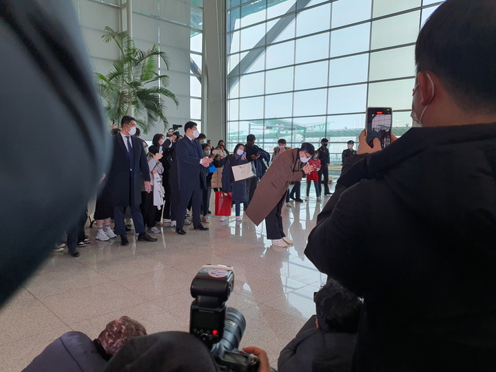 [서울=뉴시스]손흥민 출국. 2022.12.13. daero@newsis.com *재판매 및 DB 금지