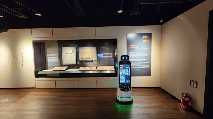 [서울=뉴시스]비대면 문화해설로봇 '큐아이'. (사진=문화체육관광부 제공) photo@newsis.com *재판매 및 DB 금지