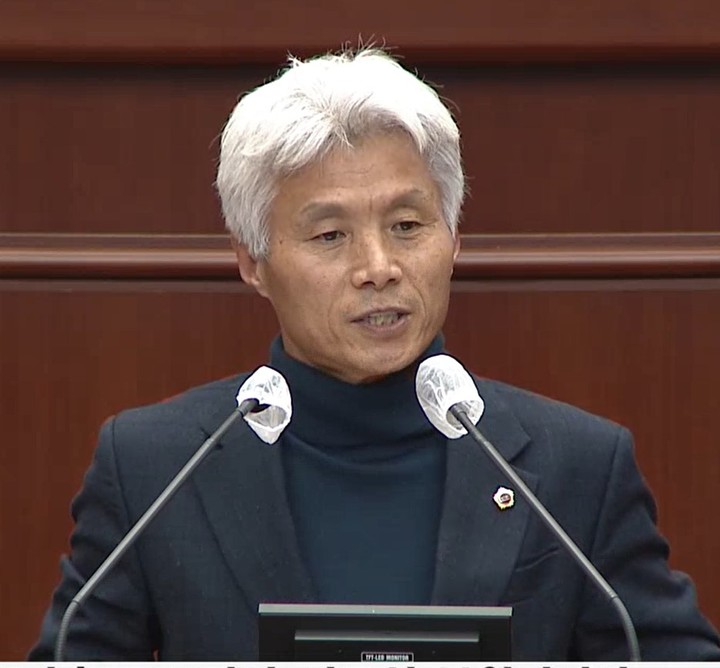 [전주=뉴시스] 전북도의회 염영선 의원(정읍2)이 13일 제396회 정례회 제3차 본회의 5분자유발언을 하고 있다. 2022.12.13 leo@newsis.com *재판매 및 DB 금지