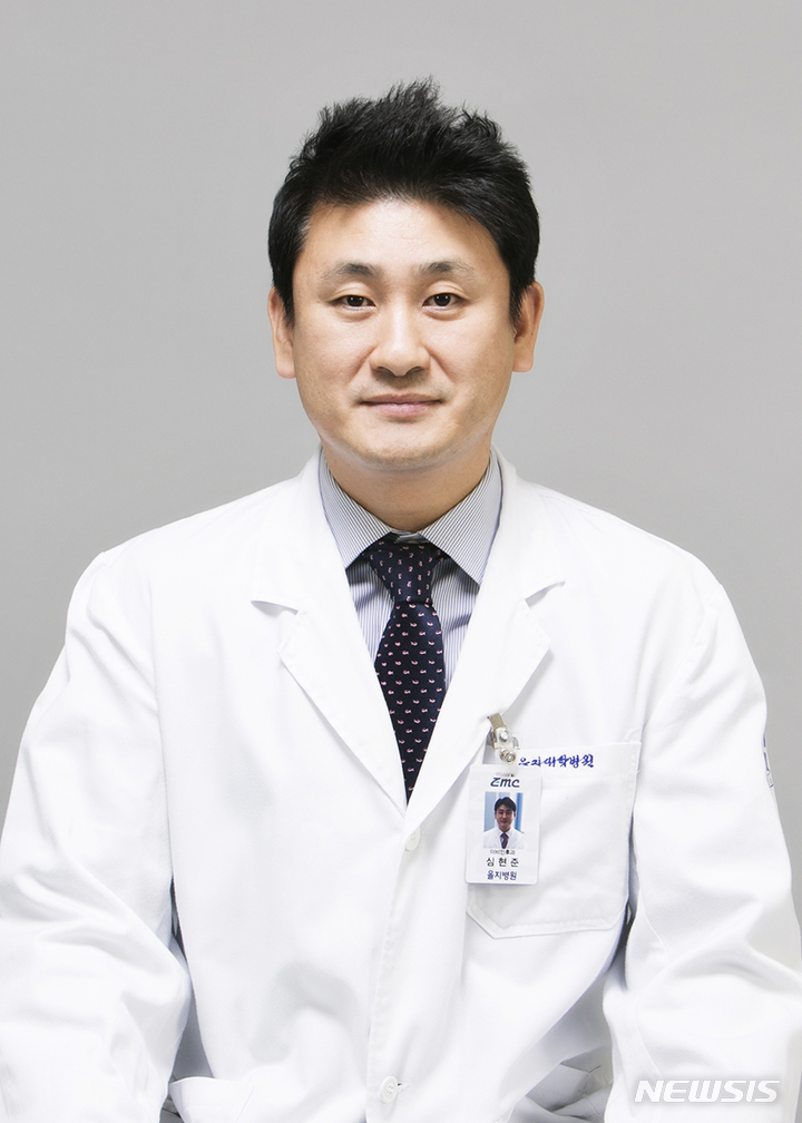 [서울=뉴시스]노원을지대학교병원 이비인후과 심현준 교수. (사진= 노원을지대병원 제공) 2022.12.13
