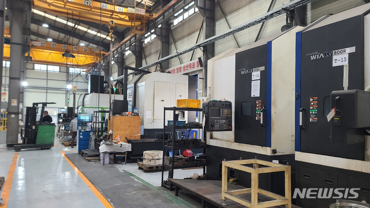 [부산=뉴시스] 부산 사하구 동양메탈공업 공장 내부 모습. 2022.12.14. kwon97@newsis.com