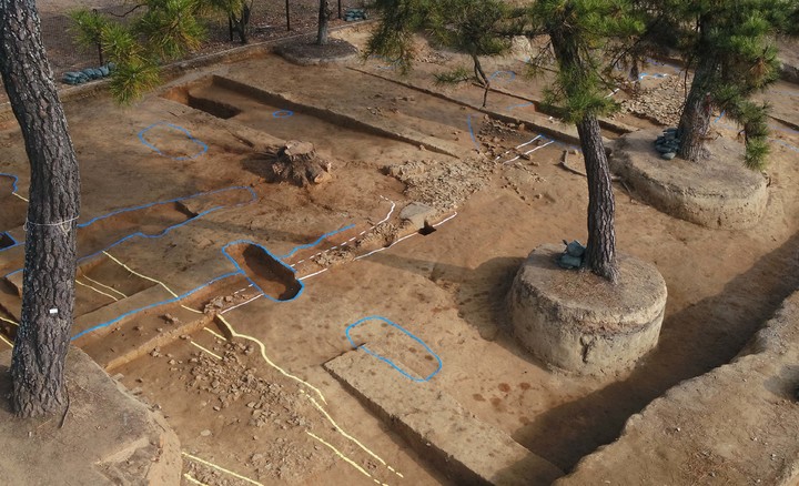 [서울=뉴시스] 부여 군수리사지 중문터 전경 (사진=문화재청 제공) 2022.12.14. photo@newsis.com *재판매 및 DB 금지