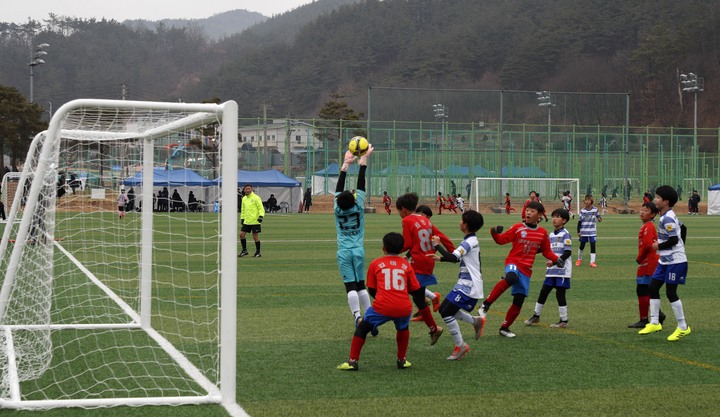 [산청=뉴시스]제5회 산청군수배 전국유소년 축구대회. *재판매 및 DB 금지