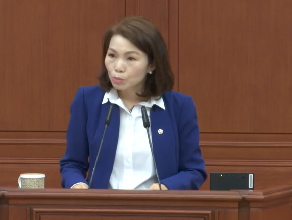 [대전=뉴시스] 조명휘 기자 = 이금선(더불어민주당·유성구4) 대전시의원이 16일 제268회 제2차 정례회 제4차 본회의에서 5분 자유발언을 하고 있다. 2022.12.16. photo@newsis.com *재판매 및 DB 금지