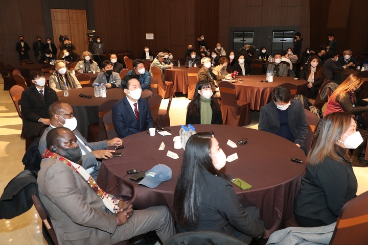 경북 안동시 국제컨벤션센터에서 '2022 세계탈문화예술연맹 안동총회' 폐회식이 열리고 있다. (사진=세계탈문화예술연맹 제공) *재판매 및 DB 금지