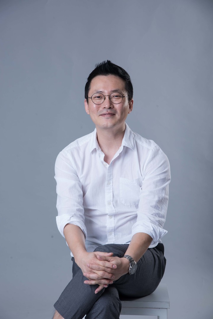 [서울=뉴시스]한국발레협회상 '올해의 예술가상'에 선정된 홍성욱 와이즈발레단 예술감독. (사진=한국발레협회 제공) 2022.12.19. photo@newsis.com *재판매 및 DB 금지