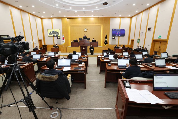 충주시의회 제270회 2차 정례회 제2차 본회의. *재판매 및 DB 금지