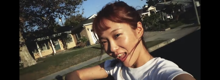 [서울=뉴시스] 민수 '노 워리스, 아임 굿' 뮤직비디오 장면. 2022.12.22. (사진 = 유튜브 캡처) photo@newsis.com *재판매 및 DB 금지