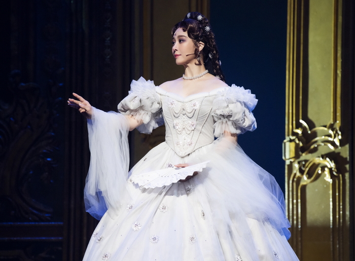 [서울=뉴시스]뮤지컬 '엘리자벳'에 출연한 옥주현. (사진=EMK뮤지컬컴퍼니 제공) 2022.12.23. photo@newsis.com *재판매 및 DB 금지