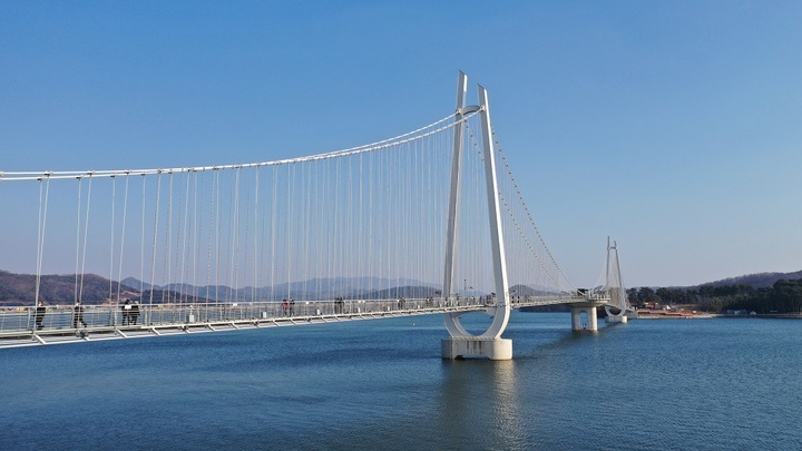 내년 1월 3일부터 논산탑정호출렁다리 이용료가 무료화 된다. 2022. 12. 27 논산시 *재판매 및 DB 금지