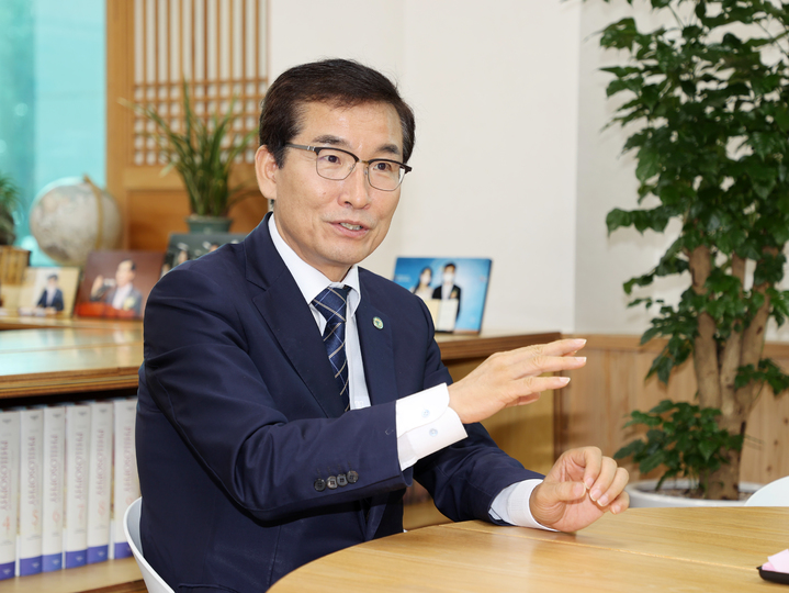 윤건영 충북교육감&nbsp; *재판매 및 DB 금지