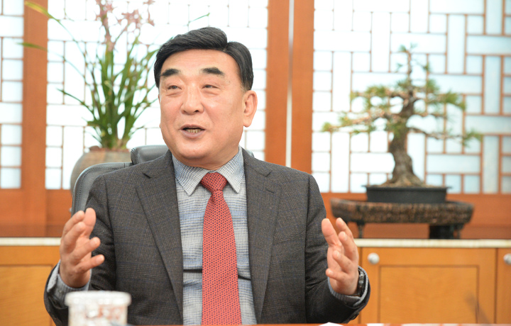 [울산=뉴시스] 배병수 기자 = 뉴시스와 신년 인터뷰를 하는 김두겸 울산시장. bbs@newsis.com *재판매 및 DB 금지