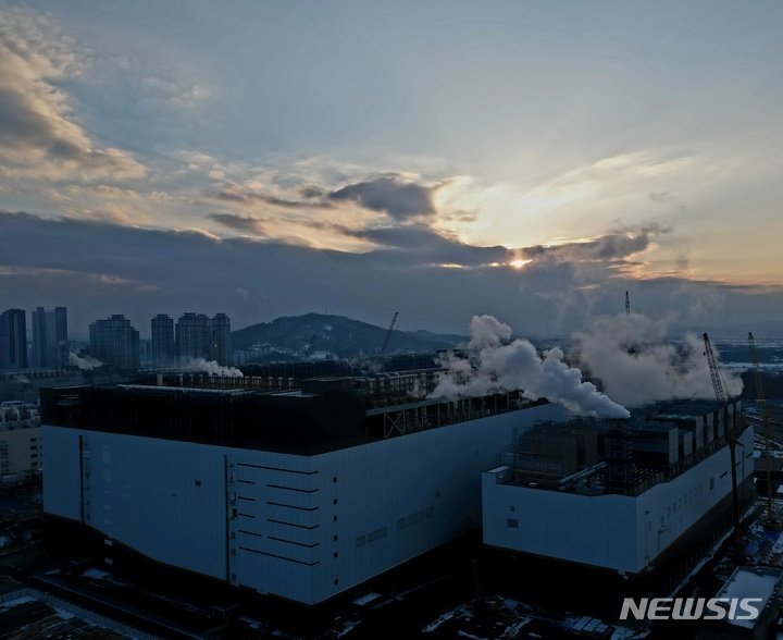 [청주=뉴시스] 연종영 기자 = 충북 청주시 청주산업단지 SK하이닉스 청주공장. jyy@newsis.com