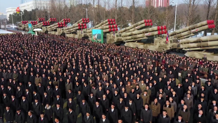 [서울=뉴시스] 김정은 북한 국무위원장이 600mm 초대형 방사포 증정식에 참석했다고 조선중앙TV가 1일 보도했다. (사진=조선중앙TV 캡처) 2023.01.01. photo@newsis.com *재판매 및 DB 금지