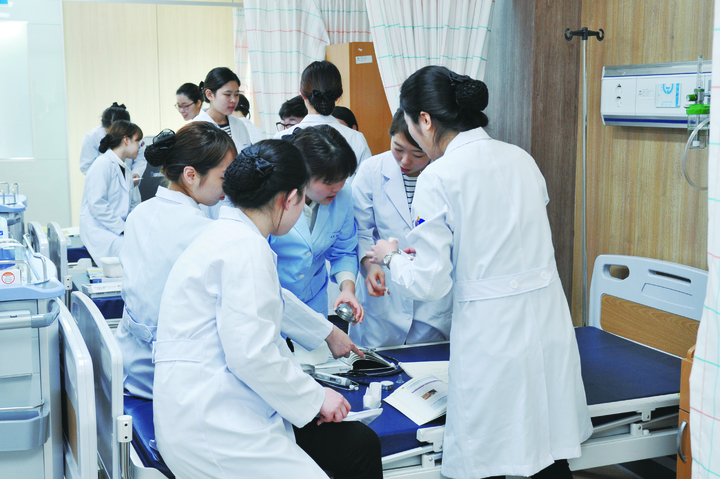 [포항=뉴시스] 강진구 기자 = 경북 포항의 선린대학교(총장직무대행 송용)는 간호학과가 교육부와 한국교육개발원이 주관한 5주기 교원양성기관 역량진단에서 최우수 A등급을 획득했다고 2일 밝혔다.사진은 선린대학교 간호학과.(사진=선린대학교 제공) 2023.01.02.photo@newsis.com *재판매 및 DB 금지