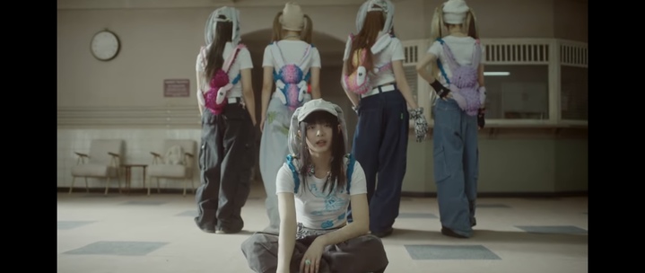 [서울=뉴시스] 'OMG' 뉴진스. 2023.01.03. (사진 = 유튜브 캡처) photo@newsis.com *재판매 및 DB 금지