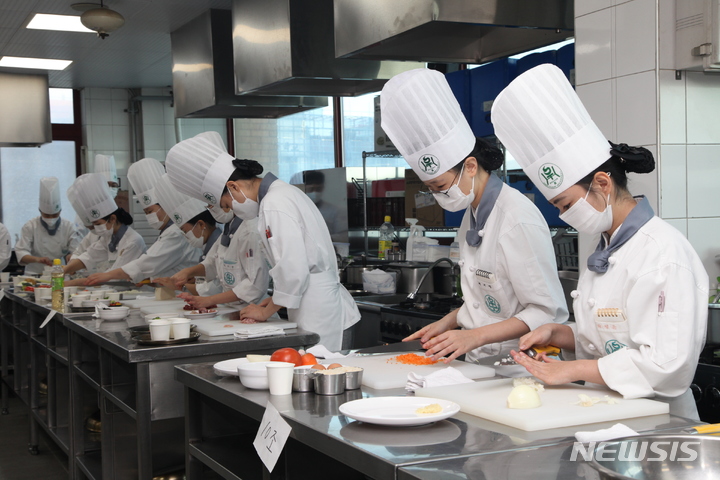 오뚜기, 한국조리과학고 창작요리경연대회 시상식 진행