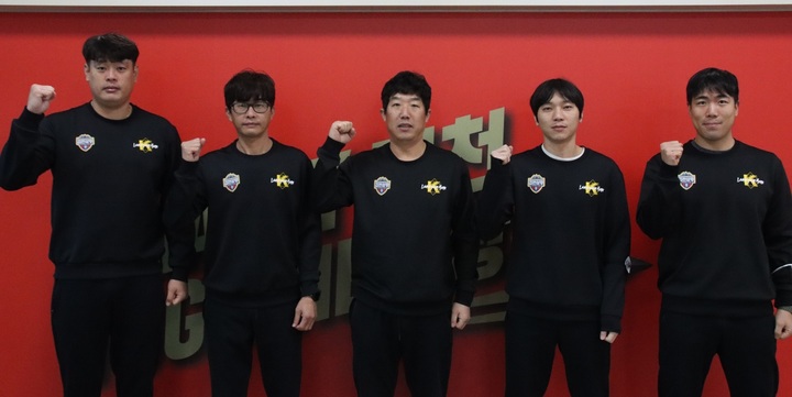  *재판매 및 DB 금지