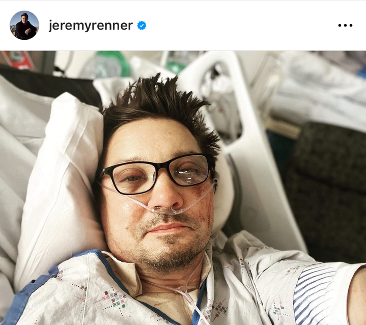 [서울=뉴시스]&nbsp; '호크아이' 주인공 제러미 레너가 제설 작업 중 사고를 당한 이후 자신의 소셜 미디어에 처음으로 근황을 전했다고 3일(현지시간) CNN이 전했다.&nbsp; <출처 : 제레미 레너 인스타그램 캡처> 2023.01.04. *재판매 및 DB 금지