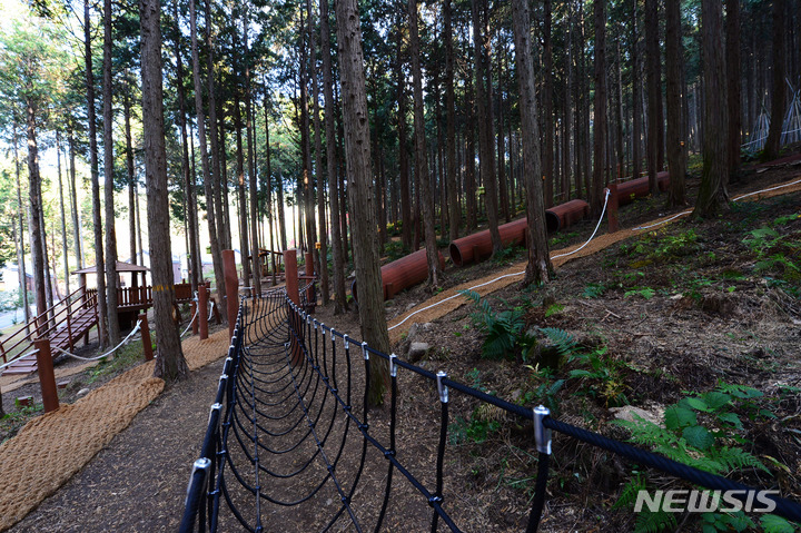 [사천=뉴시스] 차용현 기자 =경남 사천시의 숨은 명소 ‘사천케이블카 자연휴양림’ 전경. 2023.01.06. con@newsis.com 