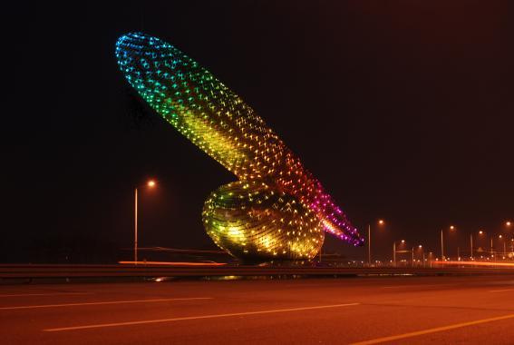 [인천=뉴시스] 홍찬선 기자 = 인천공항 제1여객터미널 진입로에 설치된 조형물  'Flying to the Future' (미래로의 비상). (사진=인천공항공사 제공) 2023.01.08. photo@newsis.com *재판매 및 DB 금지