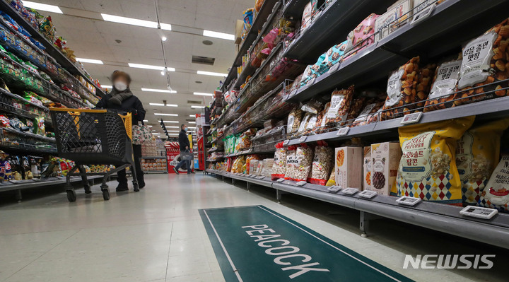 [서울=뉴시스]&nbsp; 서울 시내 이마트 내 PB(자체브랜드)제품 코너 모습. (사진=뉴시스 DB). photo@newsis.com