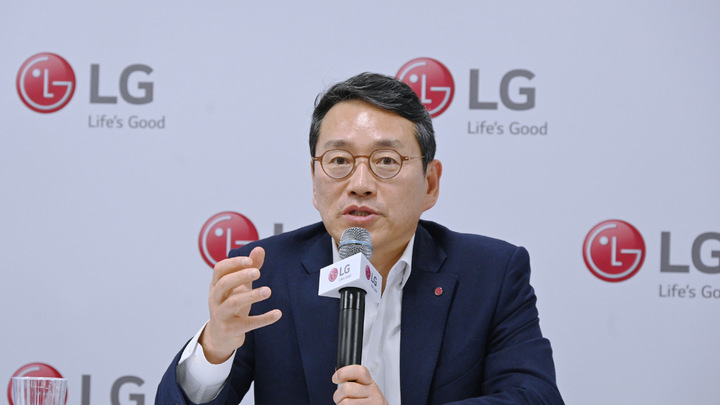[라스베이거스=뉴시스]조주완 LG전자 사장은 6일(현지 시간) 미국 라스베이거스 CES 2023 현장에서 기자간담회를 열고 LG전자의 미래 비전과 사업 경쟁력 강화 전략을 밝혔다. (사진 = 업체 제공) 2023.1.7. photo@newsis.com *재판매 및 DB 금지