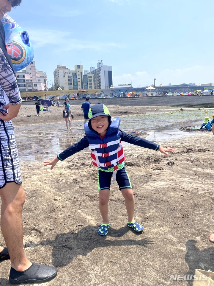 [서울=뉴시스] 뇌사 장기기증으로 심장, 폐장, 신장(좌·우)을 기증해 4명의 생명을 살린 송세윤군. (사진= 한국장기조직기증원 제공) 2023.01.09