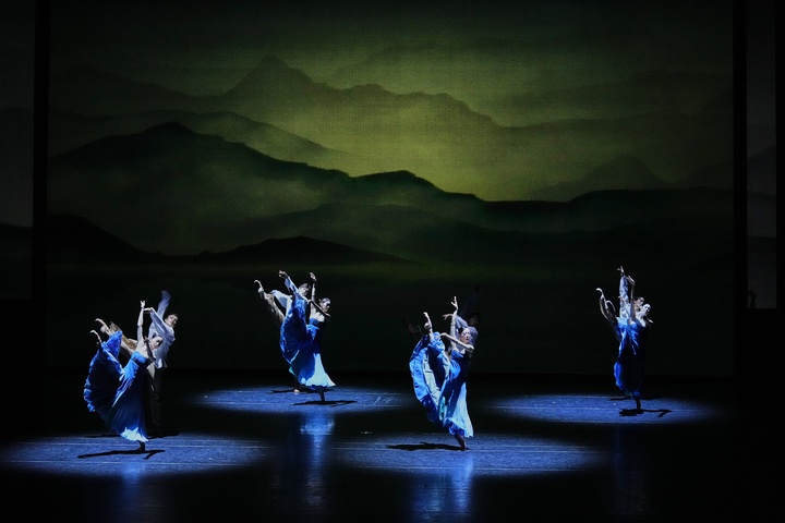 [서울=뉴시스]'코리아 이모션' 공연 사진. (사진=유니버설발레단/Kyongjin Kim 제공) 2023.01.12. photo@newsis.com *재판매 및 DB 금지