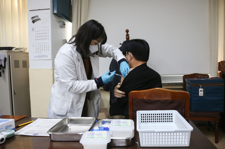 서천군보건소가 65세 이상 어르신 대상 폐렴구균 예방접종을 벌이기로 했다. 2023. 01. 12 서천군보건소 *재판매 및 DB 금지