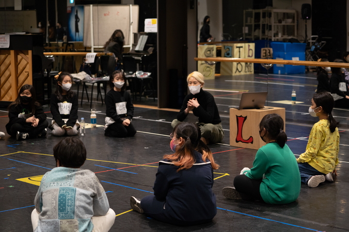 [서울=뉴시스]뮤지컬 '마틸다' 원데이 클래스. (사진=신시컴퍼니 제공) 2023.01.13. photo@newsis.com *재판매 및 DB 금지