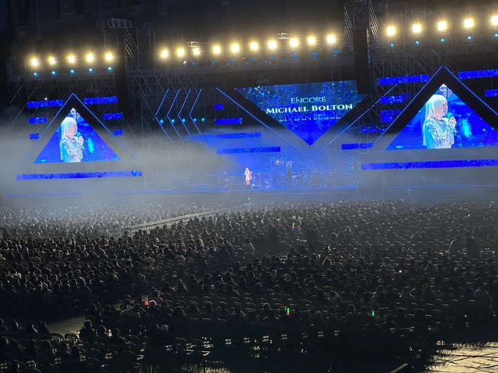 [서울=뉴시스] 14일 오후 고척스카이돔에서 펼쳐진 마이클 볼턴 내한공연 현장. 2023.01.15. (사진 = KBES 제공) photo@newsis.com *재판매 및 DB 금지