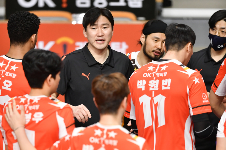 [서울=뉴시스] 석진욱 OK금융그룹(현 OK저축은행) 감독. (사진=한국배구연맹 제공) *재판매 및 DB 금지