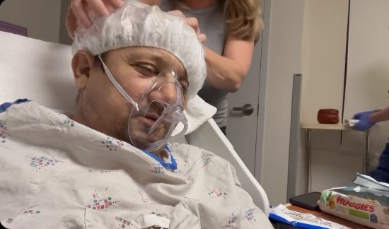 [서울=뉴시스] 제레미 레너 트위터 2023.01.18. (사진= 제레미 레너 트위터 캡처) photo@newsis.com *재판매 및 DB 금지