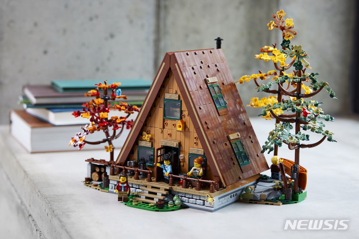 [서울=뉴시스] 레고 아이디어 A자형 오두막 세트. (사진=레고그룹 제공) 2023.01.18. photo@newsis.com
