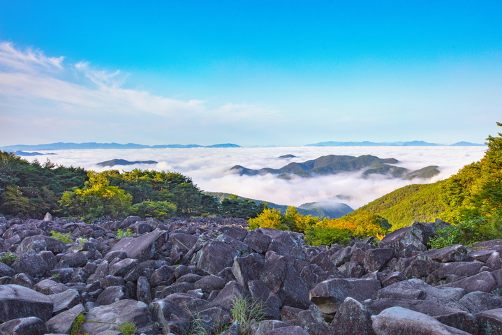 밀양 삼랑진읍 만어사 경석. *재판매 및 DB 금지
