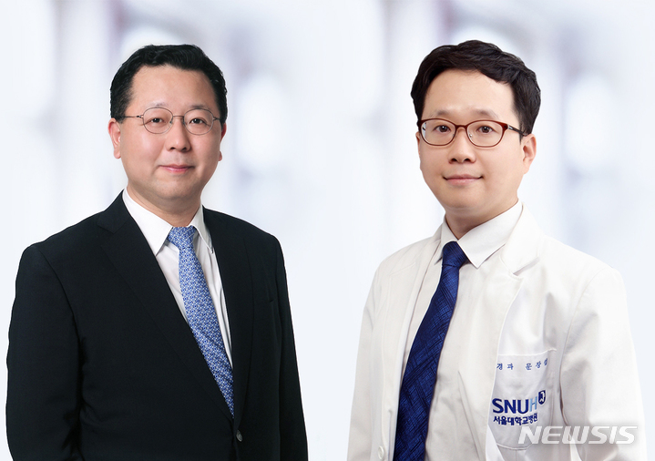 [서울=뉴시스]왼쪽부터 서울대병원 신경과 주건·임상유전체의학과 문장섭 교수. (사진= 서울대병원 제공) 2023.01.18.