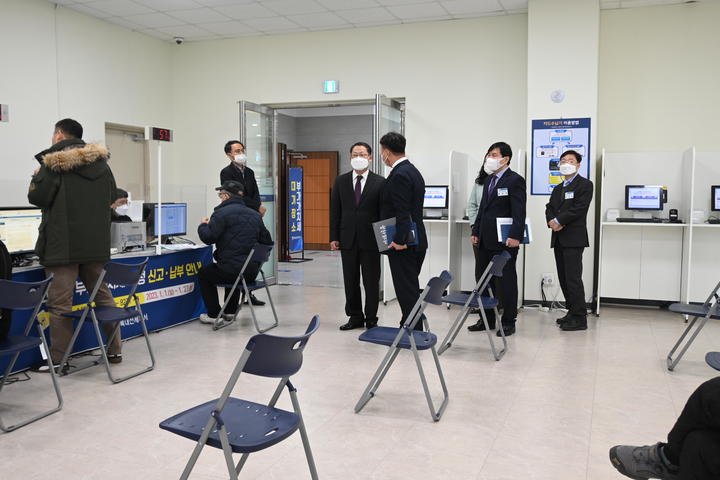 이경열 대전국세청장으 19일 북대전세무서 부가세 신고 창구를 방문, 납세자의 불편 애로사항을 청취했다. 2023. 01. 19 대전지방국세청 *재판매 및 DB 금지